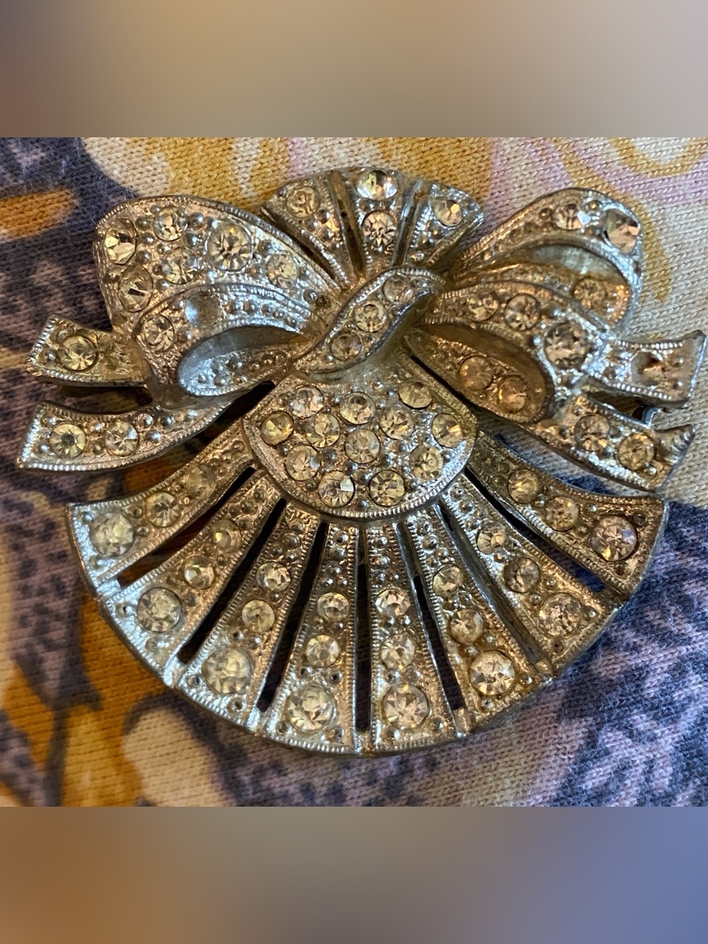 Vintage SELECT Rhinestone Bow & Fan Brooch Silver Tone
